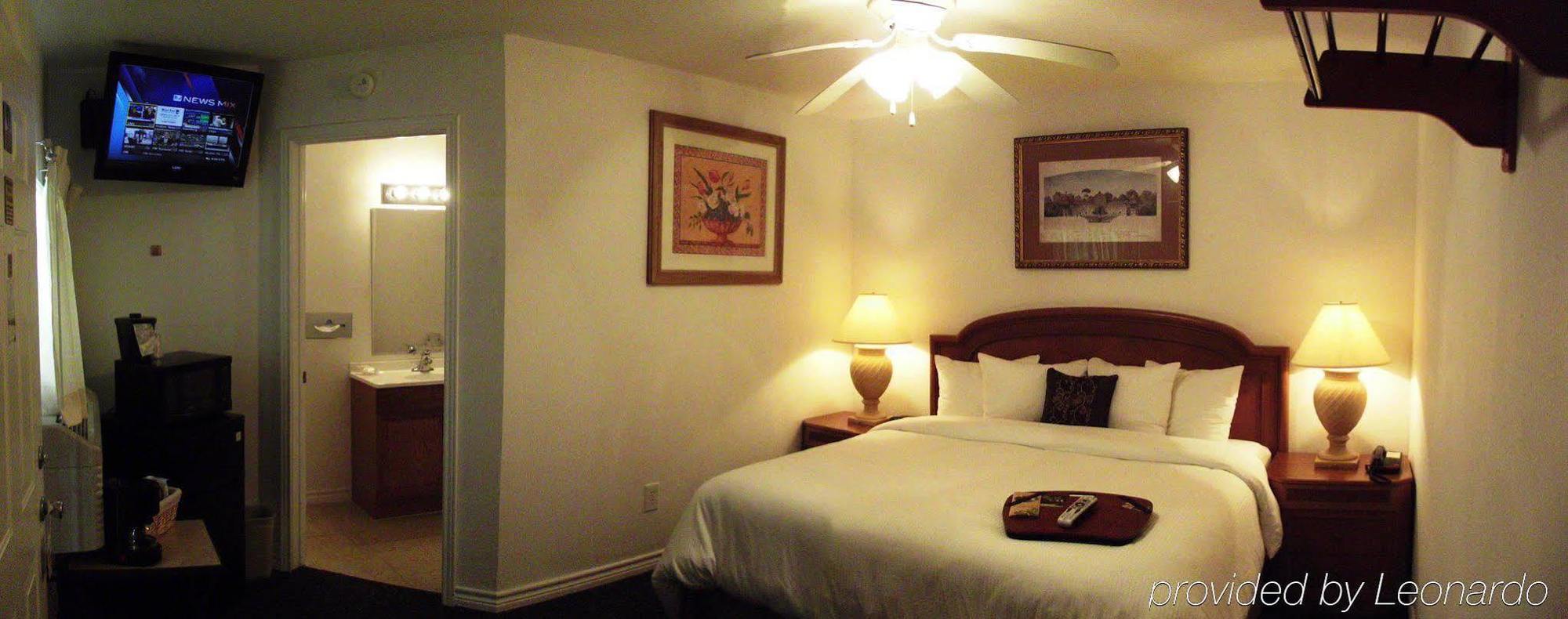 Hempstead Country Inn & Suites Exterior photo